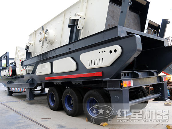 輪胎式移動(dòng)破碎機(jī) 輪胎式移動(dòng)破碎機(jī)