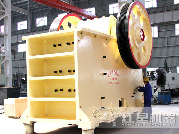1000tph礦石破碎機(jī) 1000tph礦石破碎機(jī)