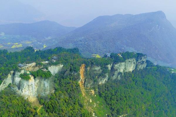 青山綠水好環(huán)境 青山綠水好環(huán)境