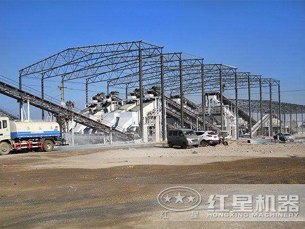花崗巖制砂機(jī)生產(chǎn)現(xiàn)場(chǎng) 花崗巖制砂機(jī)生產(chǎn)現(xiàn)場(chǎng)