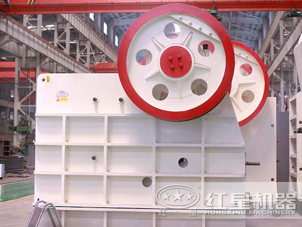 500x750顎式破碎機(jī)飛輪展示 500x750顎式破碎機(jī)飛輪展示