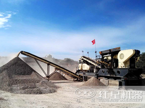 顎式移動(dòng)破石機(jī)_碎石機(jī)現(xiàn)場(chǎng) 顎式移動(dòng)破石機(jī)_碎石機(jī)現(xiàn)場(chǎng)