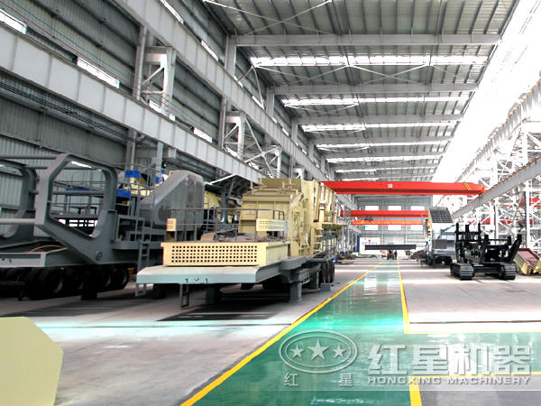 移動破碎石子機(jī) 移動破碎石子機(jī)