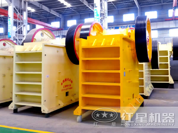 69顎式破碎機(jī) 69顎式破碎機(jī)