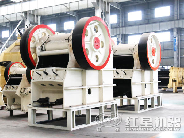 69顎式破碎機(jī) 69顎式破碎機(jī)