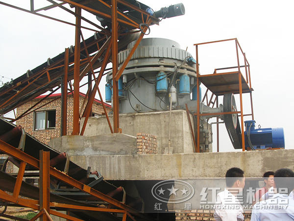 液壓圓錐式破碎機(jī)生產(chǎn)現(xiàn)場 液壓圓錐式破碎機(jī)生產(chǎn)現(xiàn)場