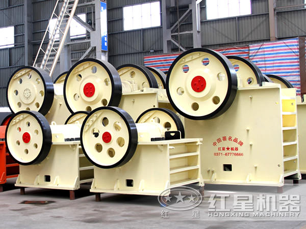 礦石破碎機(jī)正面圖 礦石破碎機(jī)正面圖