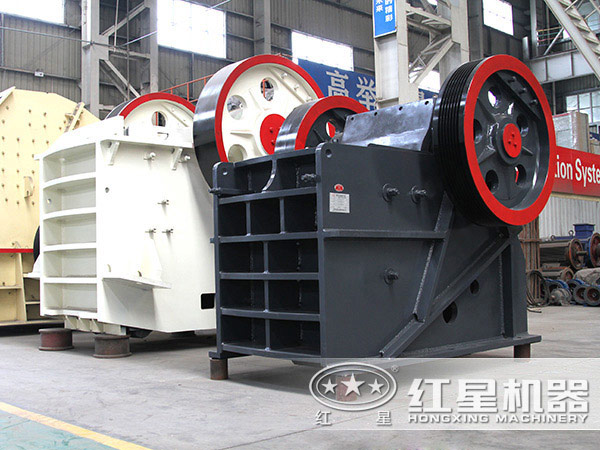 顎式破碎機(jī)圖片 顎式破碎機(jī)圖片