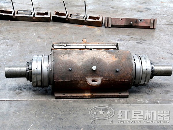 鄂式破碎機(jī)偏心軸 鄂式破碎機(jī)偏心軸