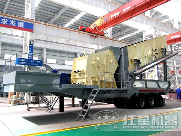 時產(chǎn)50-80噸、出料料3-6公分的鉀長石移動式破碎機