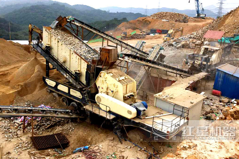 紅星小型建筑垃圾粉碎機作業(yè)現(xiàn)場 紅星小型建筑垃圾粉碎機作業(yè)現(xiàn)場