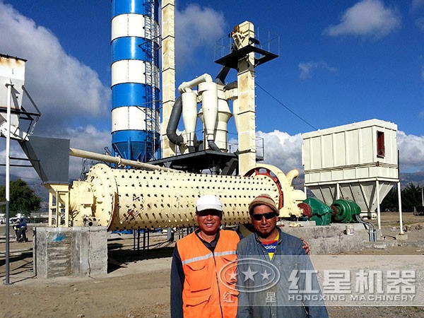 干粉球磨機(jī)客戶現(xiàn)場 干粉球磨機(jī)客戶現(xiàn)場