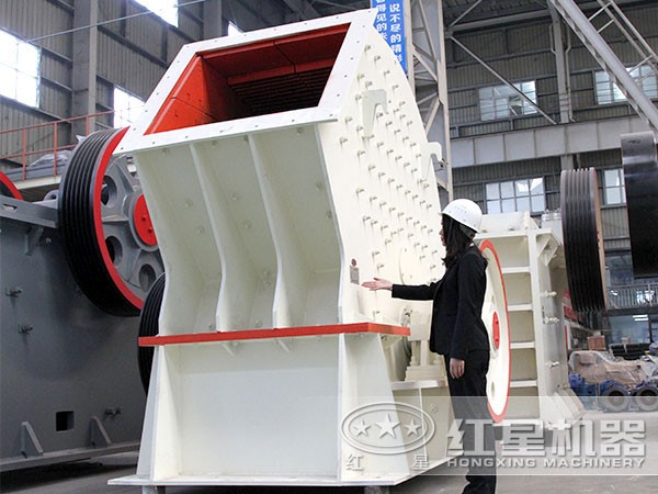 重錘式碎石機(jī)_打石機(jī) 重錘式碎石機(jī)_打石機(jī)