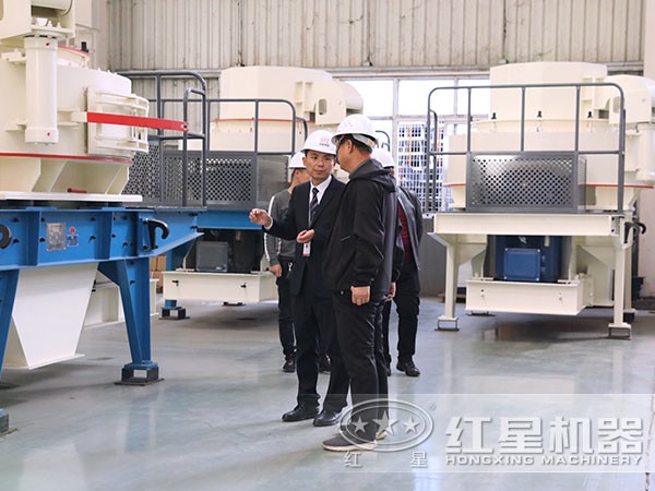 鵝卵石打沙機(jī)，用戶參觀現(xiàn)場