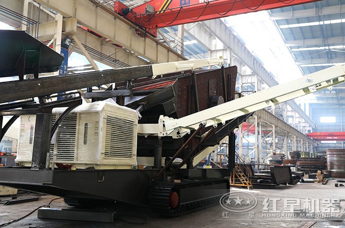 履帶式流動反擊碎石機車間安裝作業(yè)圖 履帶式流動反擊碎石機車間安裝作業(yè)圖
