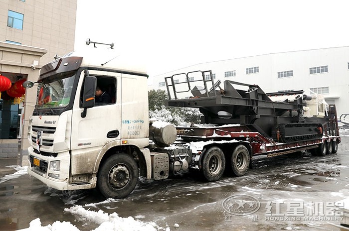 建筑垃圾粉碎設(shè)備車(chē)頭牽引就能開(kāi)著走 建筑垃圾粉碎設(shè)備車(chē)頭牽引就能開(kāi)著走