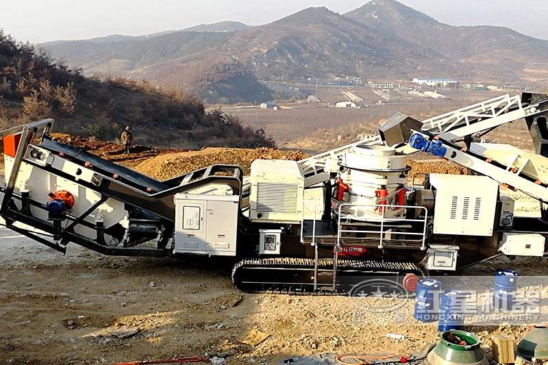 履帶移動圓錐破碎機碎石現(xiàn)場 履帶移動圓錐破碎機碎石現(xiàn)場