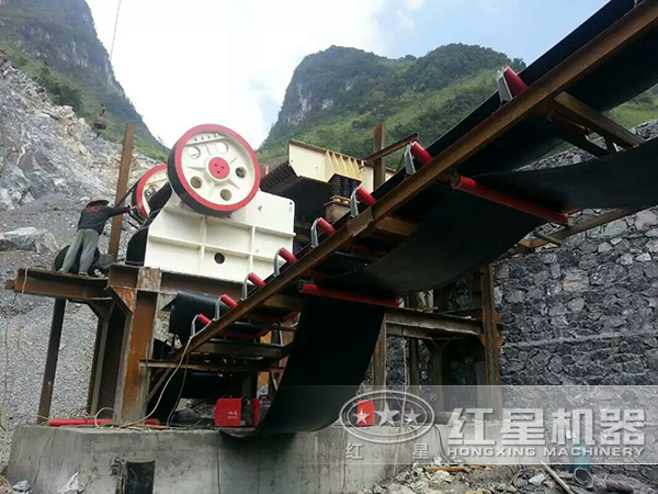 紅星顎式破碎機(jī)現(xiàn)場(chǎng) 紅星顎式破碎機(jī)現(xiàn)場(chǎng)