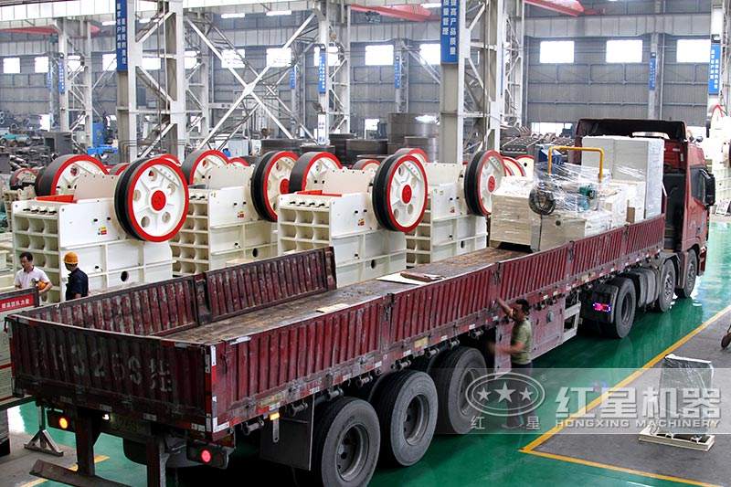 小型碎石粉碎機(jī)發(fā)貨中 小型碎石粉碎機(jī)發(fā)貨中