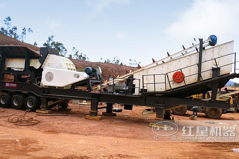 車載建筑垃圾粉碎機現(xiàn)場 車載建筑垃圾粉碎機現(xiàn)場