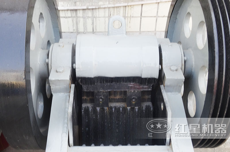 PE300Ⅹ1300鄂式破碎機(jī)進(jìn)料口 PE300Ⅹ1300鄂式破碎機(jī)進(jìn)料口