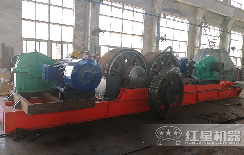 對輥式破碎機(jī)電機(jī)和磨輥 align= 對輥式破碎機(jī)電機(jī)和磨輥