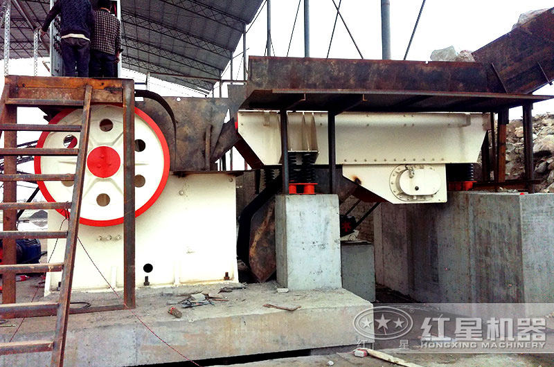 石子粉碎機(jī)現(xiàn)場 石子粉碎機(jī)現(xiàn)場
