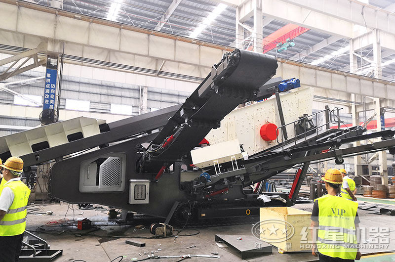 用戶來廠參觀移動破碎機，大力贊賞紅星品質(zhì)