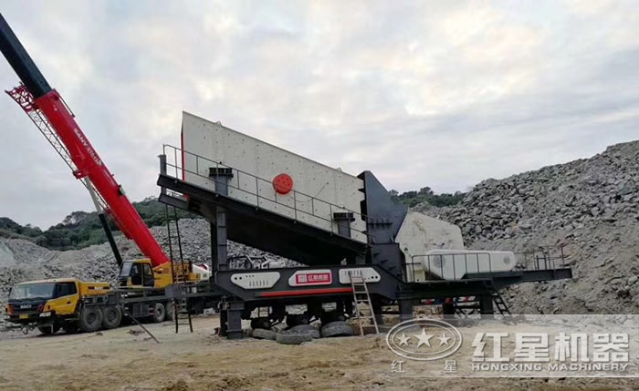車載移動(dòng)碎石機(jī)_石料破碎機(jī)現(xiàn)場(chǎng) 車載移動(dòng)碎石機(jī)_石料破碎機(jī)現(xiàn)場(chǎng)