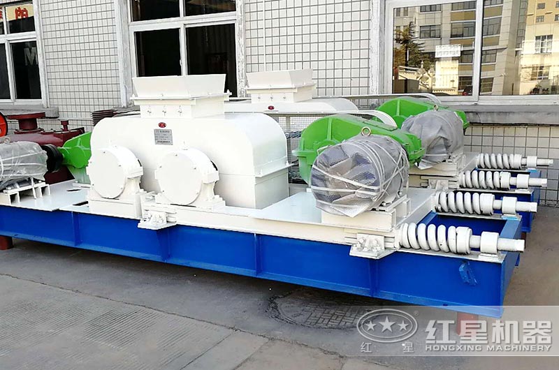對(duì)輥式制砂機(jī)圖片 對(duì)輥式制砂機(jī)圖片