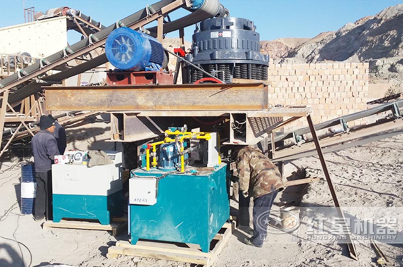 液壓圓錐破現(xiàn)場圖 液壓圓錐破現(xiàn)場圖