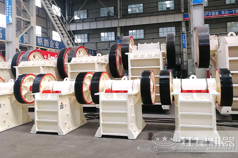 顎式碎石機(jī)圖片 顎式碎石機(jī)圖片