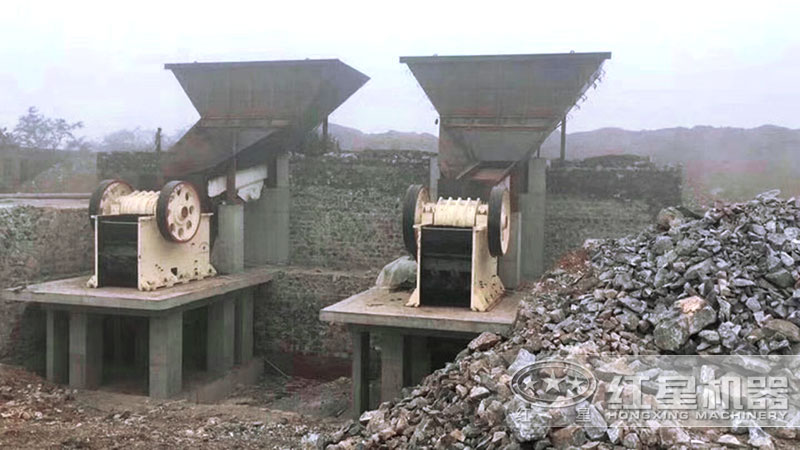 2顎式破碎機(jī)組合生產(chǎn) 2顎式破碎機(jī)組合生產(chǎn)
