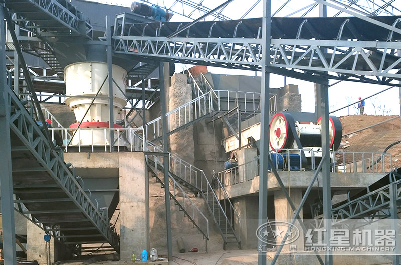 顎式破碎機(jī)工作現(xiàn)場圖片 顎式破碎機(jī)工作現(xiàn)場圖片
