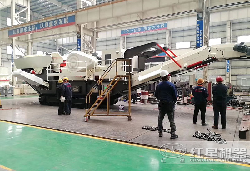 小型移動(dòng)石頭粉碎機(jī)客戶車間考察 小型移動(dòng)石頭粉碎機(jī)客戶車間考察