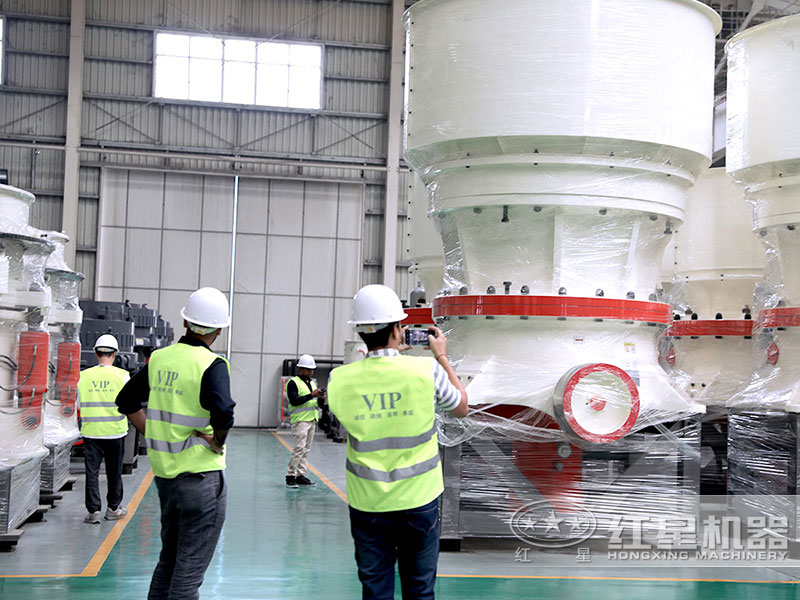 制沙碎石機-紅星機器廠家客戶考察 制沙碎石機-紅星機器廠家客戶考察